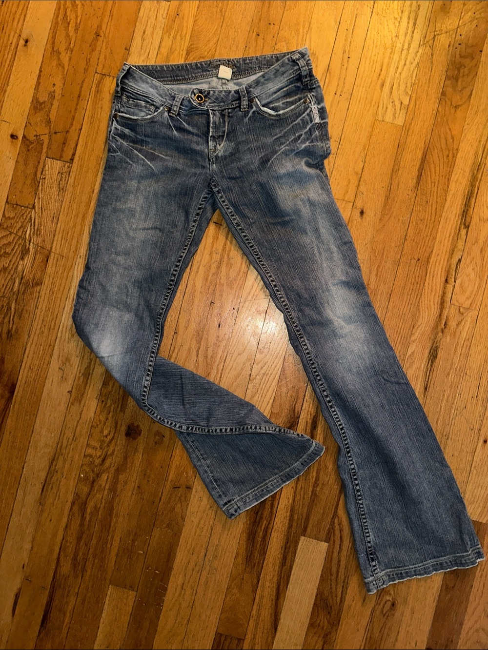 Cowboy Silver Jeans Women’s Faded Blue Boot-Cut Jeans